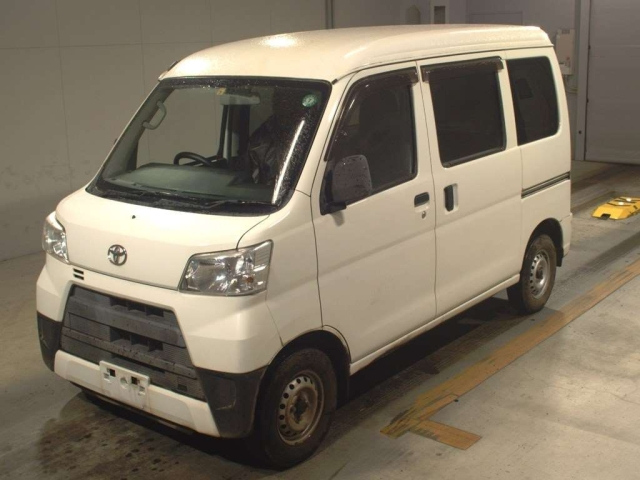 TOYOTA PIXIS VAN