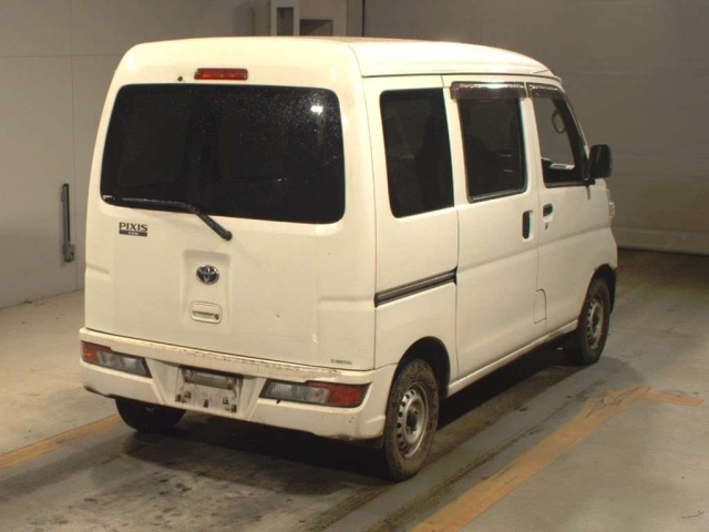 TOYOTA PIXIS VAN