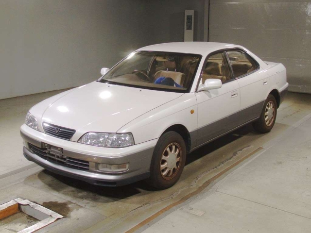 TOYOTA VISTA