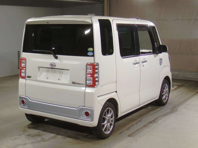 DAIHATSU WAKE