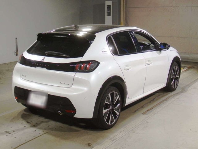 PEUGEOT 208