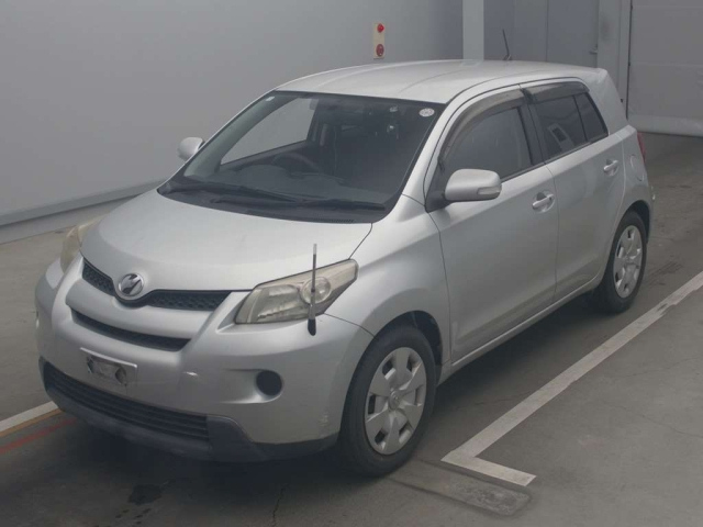 TOYOTA IST