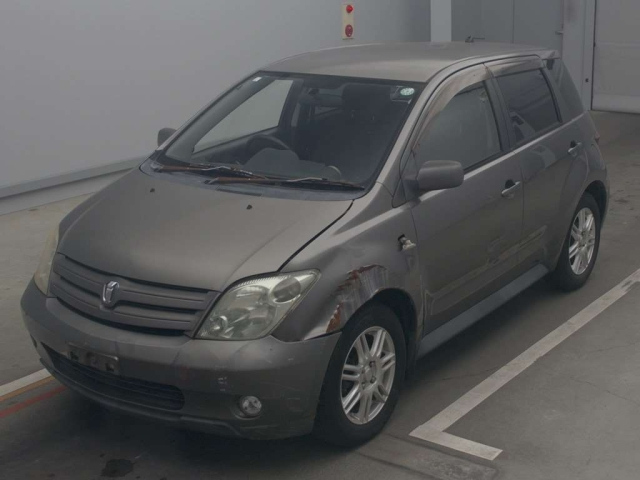 TOYOTA IST
