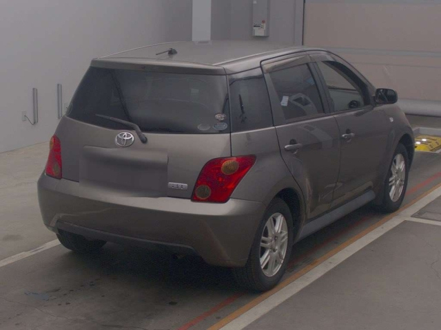 TOYOTA IST