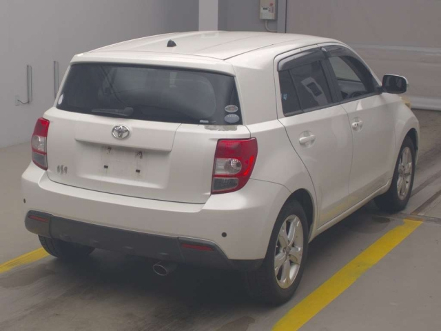 TOYOTA IST