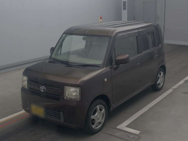 TOYOTA PIXIS SPACE