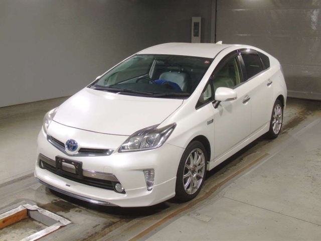 TOYOTA PRIUS PHV
