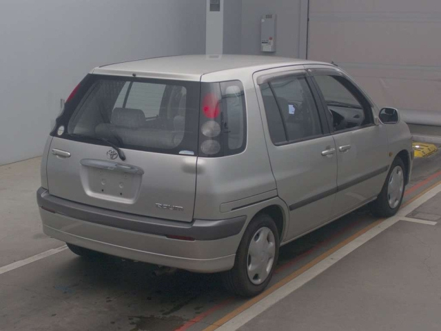 TOYOTA RAUM