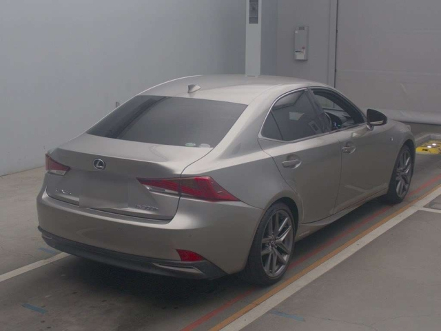LEXUS IS