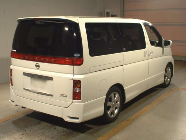 NISSAN ELGRAND