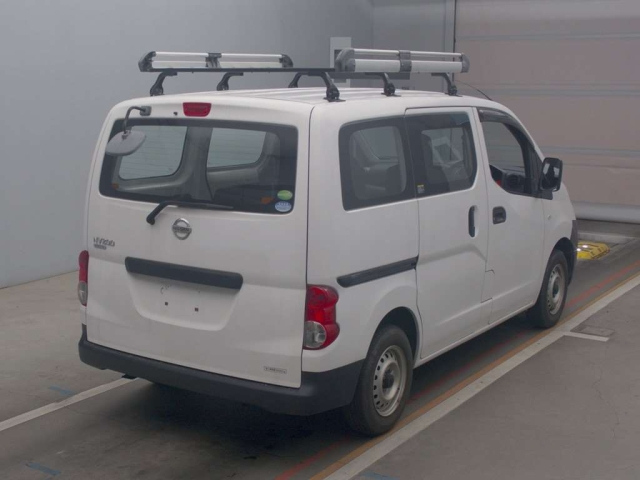 NISSAN NV200