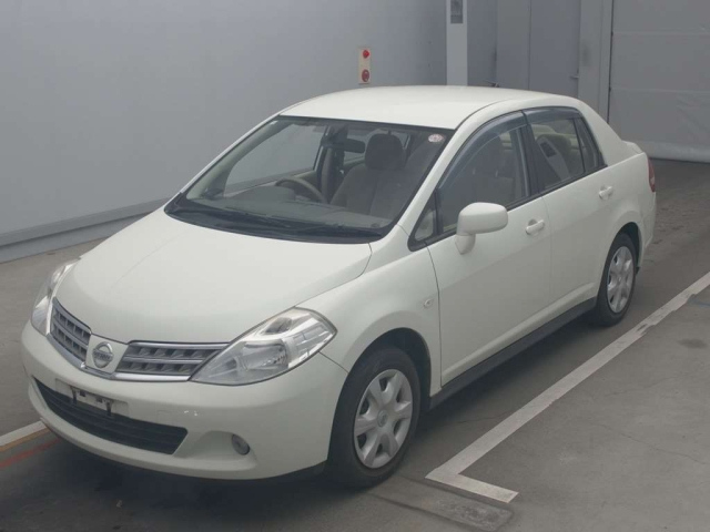 NISSAN TIIDA LATIO