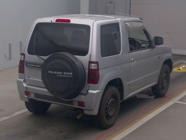MITSUBISHI PAJERO MINI