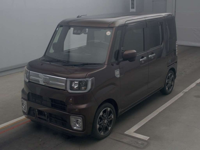 DAIHATSU WAKE