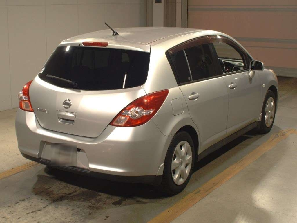 NISSAN TIIDA