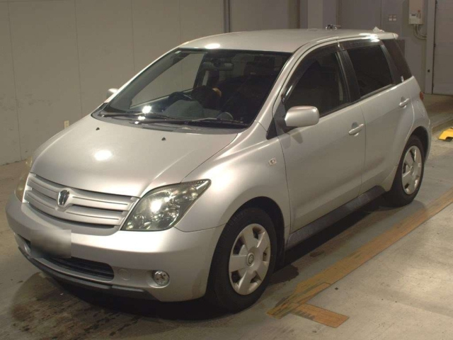 TOYOTA IST