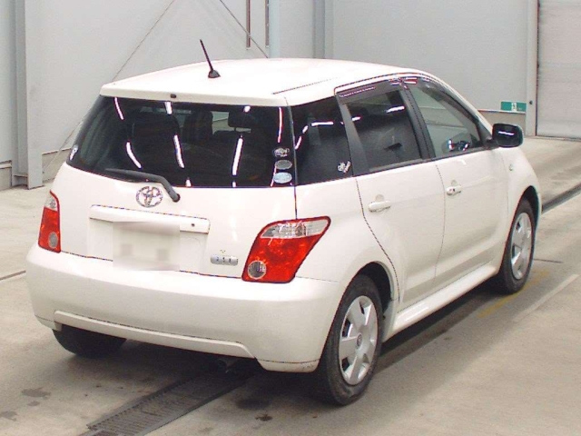 TOYOTA IST