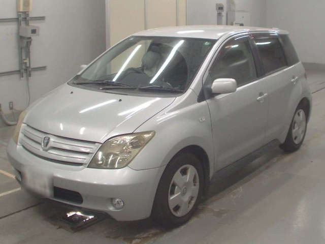 TOYOTA IST