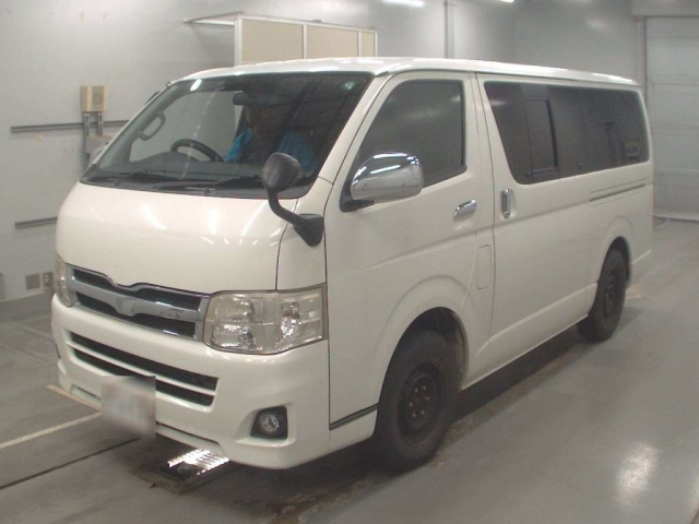 TOYOTA HIACE VAN