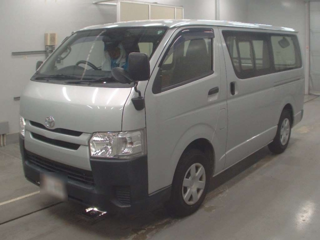TOYOTA HIACE VAN