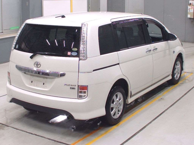 TOYOTA ISIS