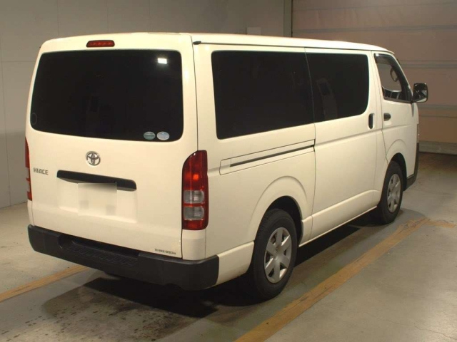 TOYOTA HIACE VAN