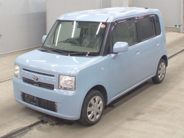 TOYOTA PIXIS SPACE