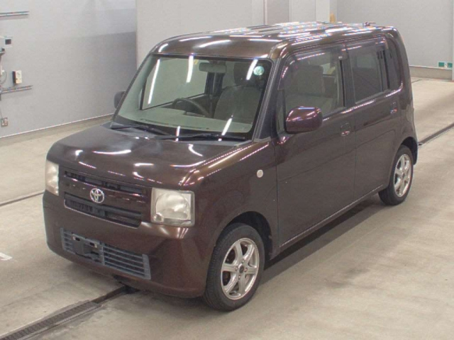 TOYOTA PIXIS SPACE