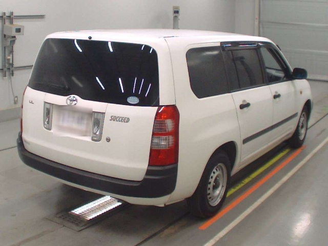 TOYOTA SUCCEED