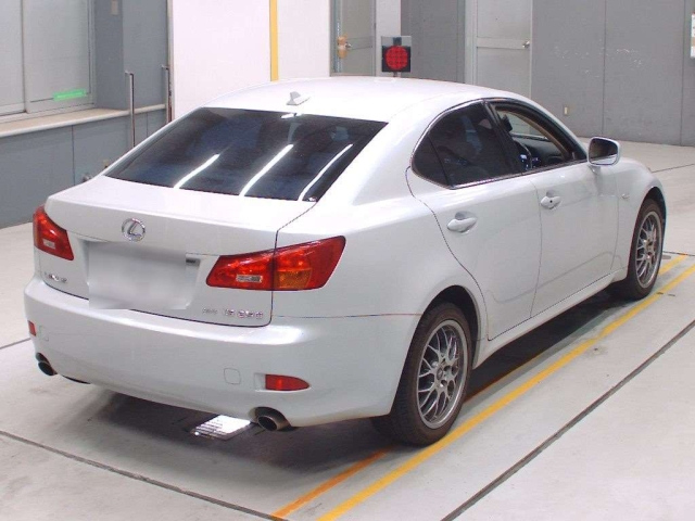 LEXUS IS