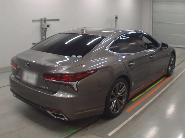 LEXUS LS