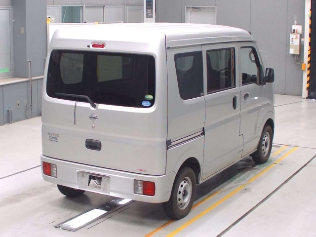 NISSAN CLIPPER VAN