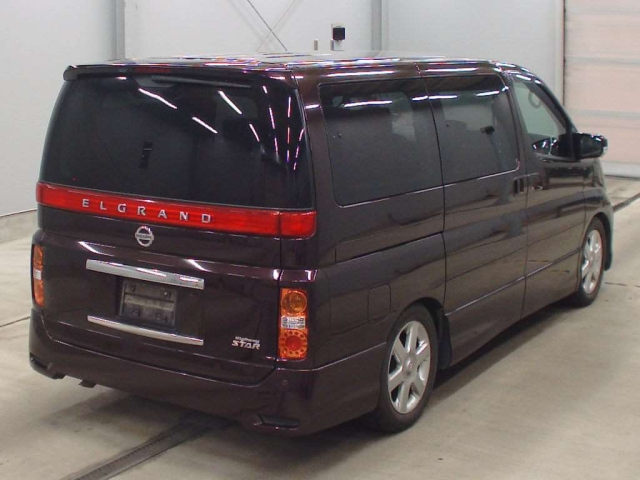 NISSAN ELGRAND