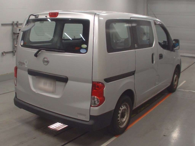 NISSAN NV200