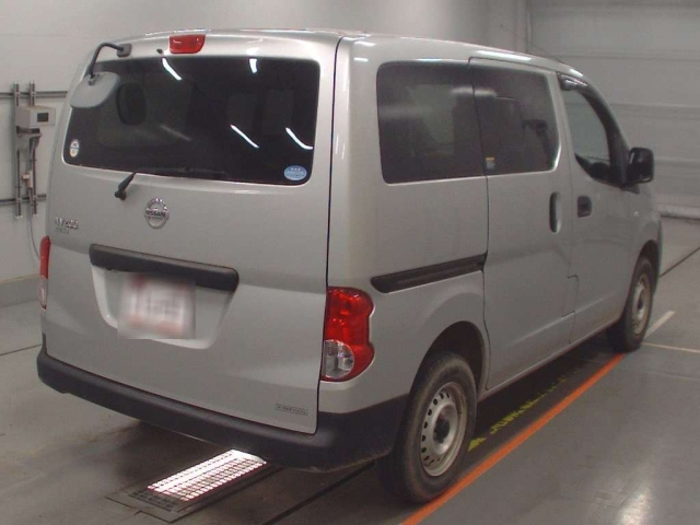 NISSAN NV200
