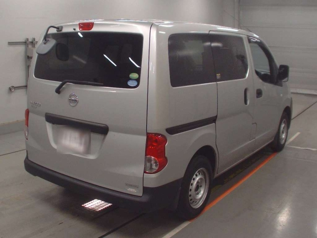 NISSAN NV200