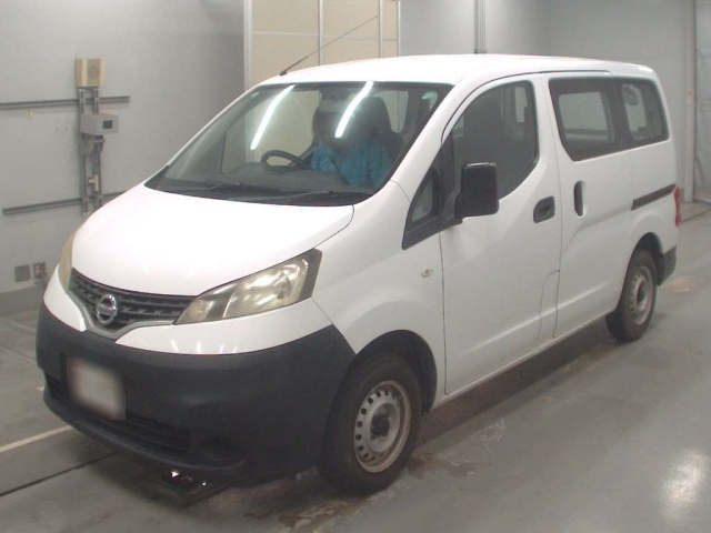 NISSAN NV200