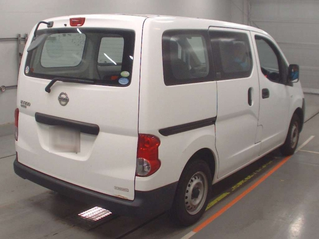 NISSAN NV200