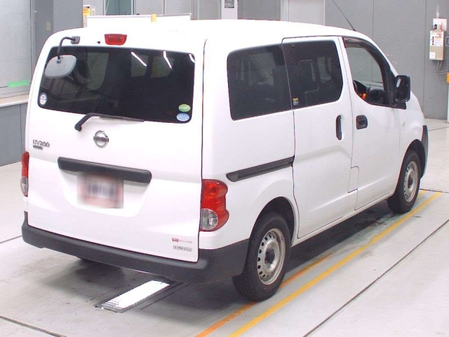 NISSAN NV200