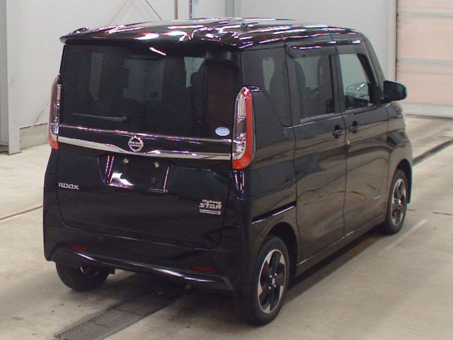 NISSAN ROOX