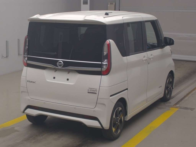 NISSAN ROOX
