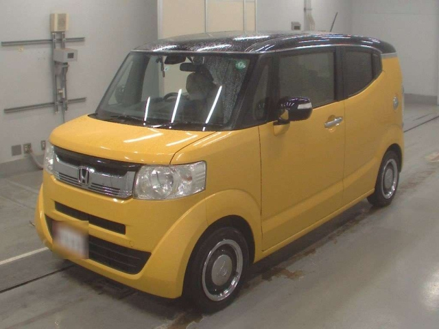 HONDA N BOX SLASH