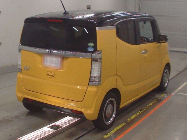 HONDA N BOX SLASH
