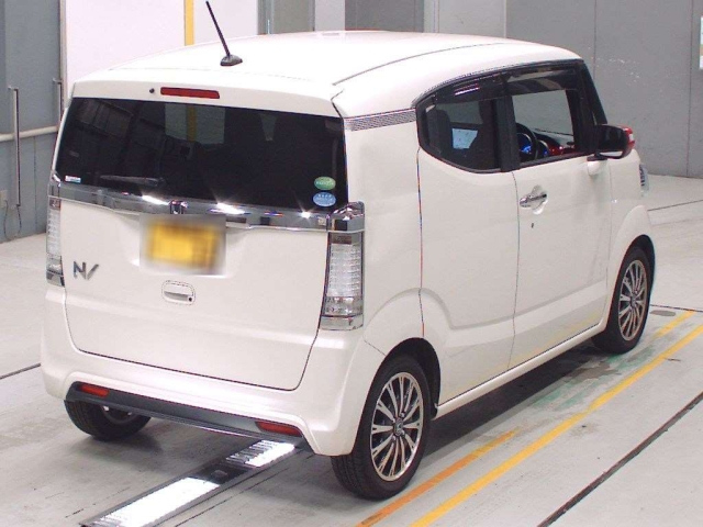 HONDA N BOX SLASH