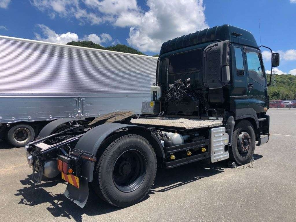 ISUZU GIGA
