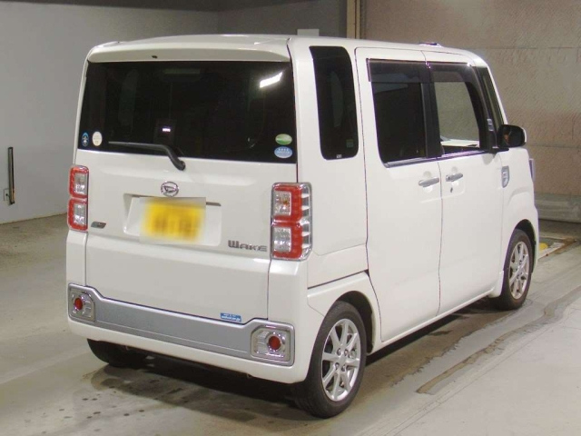 DAIHATSU WAKE