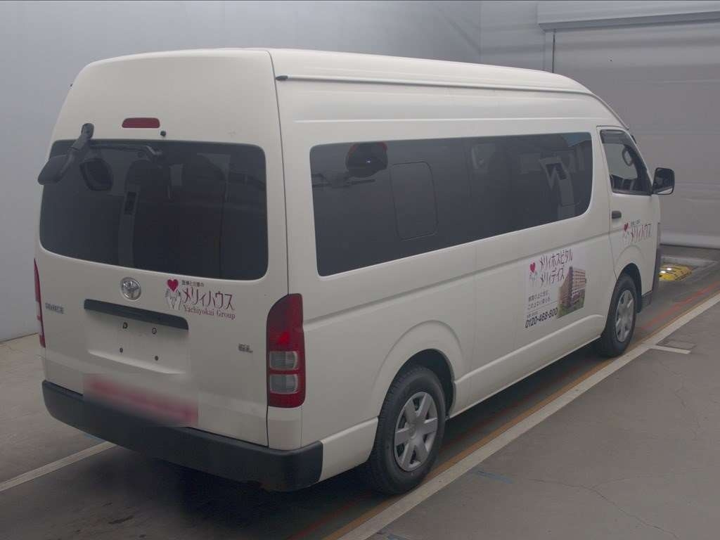 TOYOTA HIACE