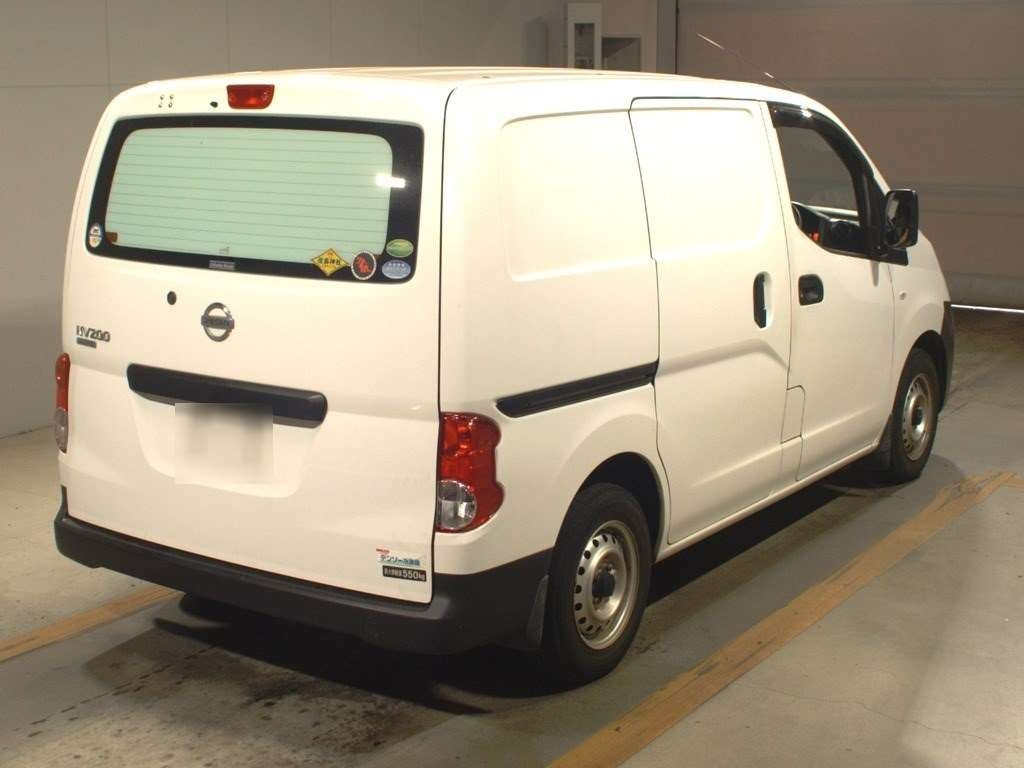 NISSAN NV200
