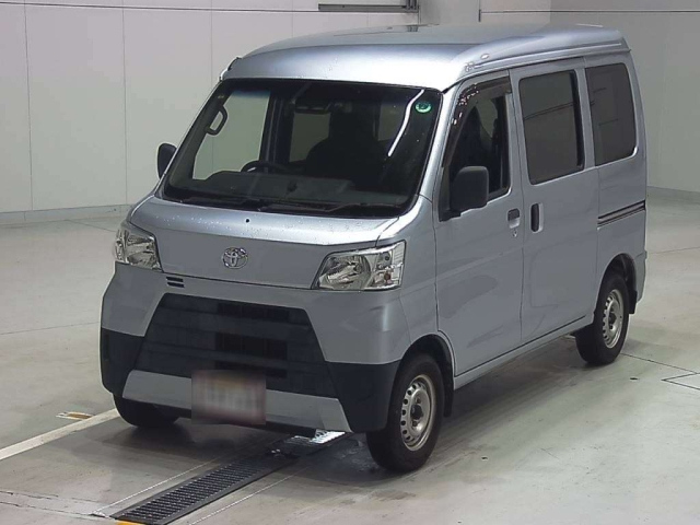 TOYOTA PIXIS VAN