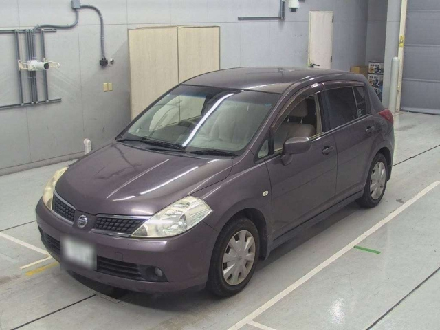 NISSAN TIIDA